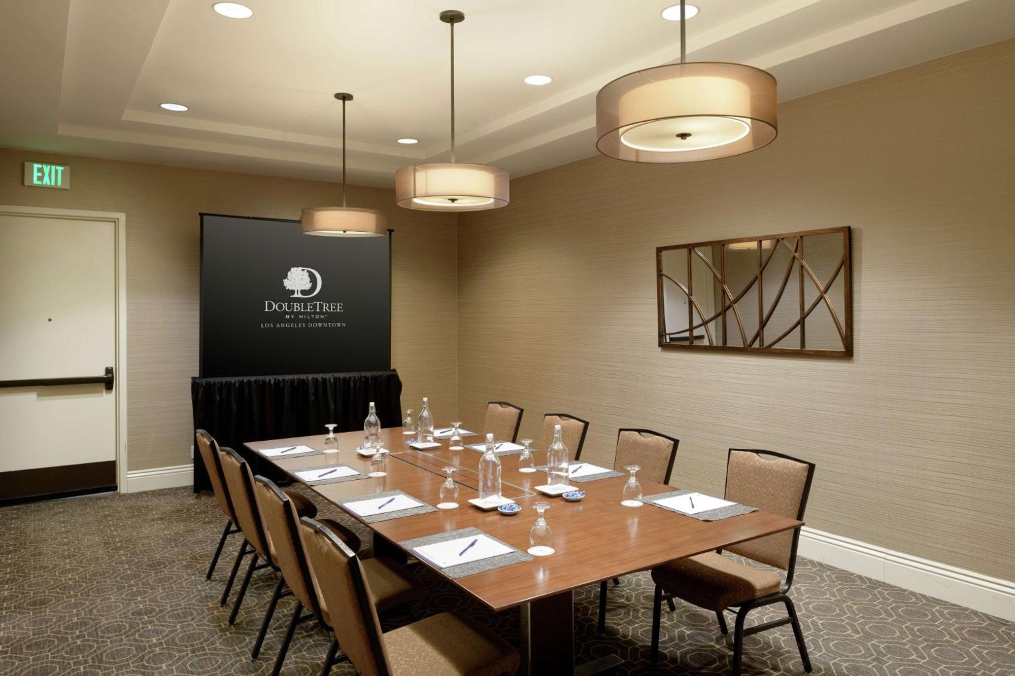 Doubletree By Hilton Angeles Downtown 4*